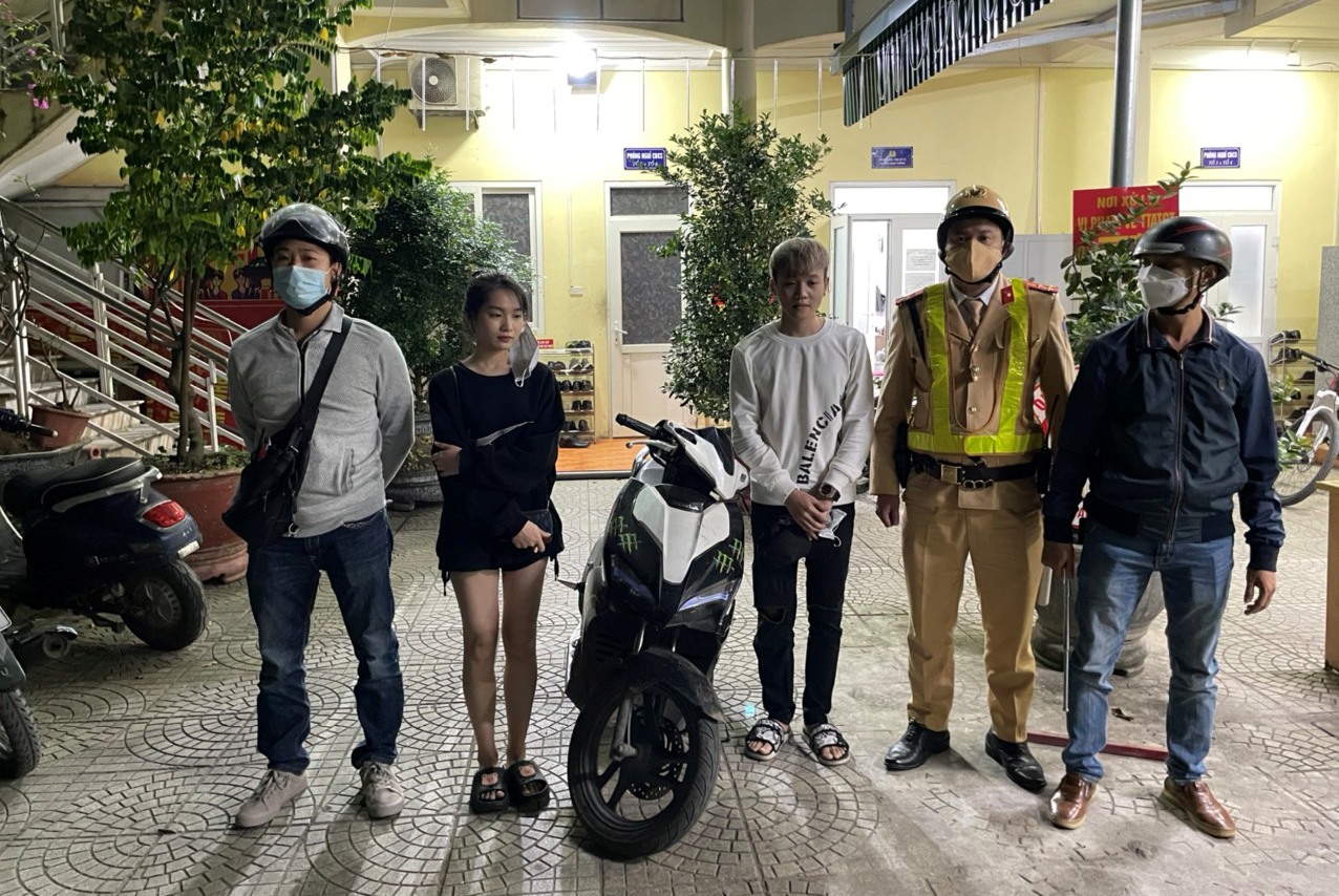 Kiểm tra, xử lý 1.639 trường hợp vi phạm quy định về trật tự an toàn giao thông